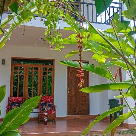 Gimhana Homestay Сигирия Экстерьер фото