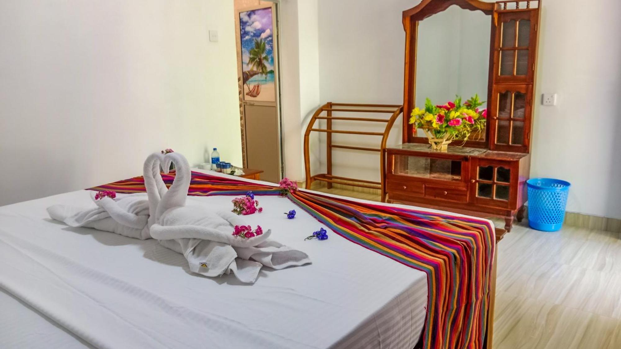Gimhana Homestay Сигирия Экстерьер фото