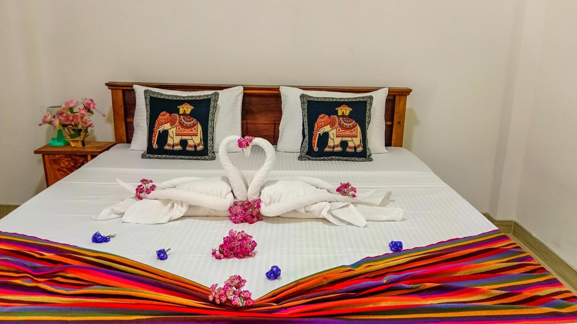 Gimhana Homestay Сигирия Экстерьер фото