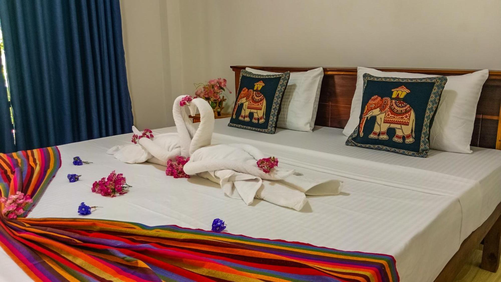 Gimhana Homestay Сигирия Экстерьер фото