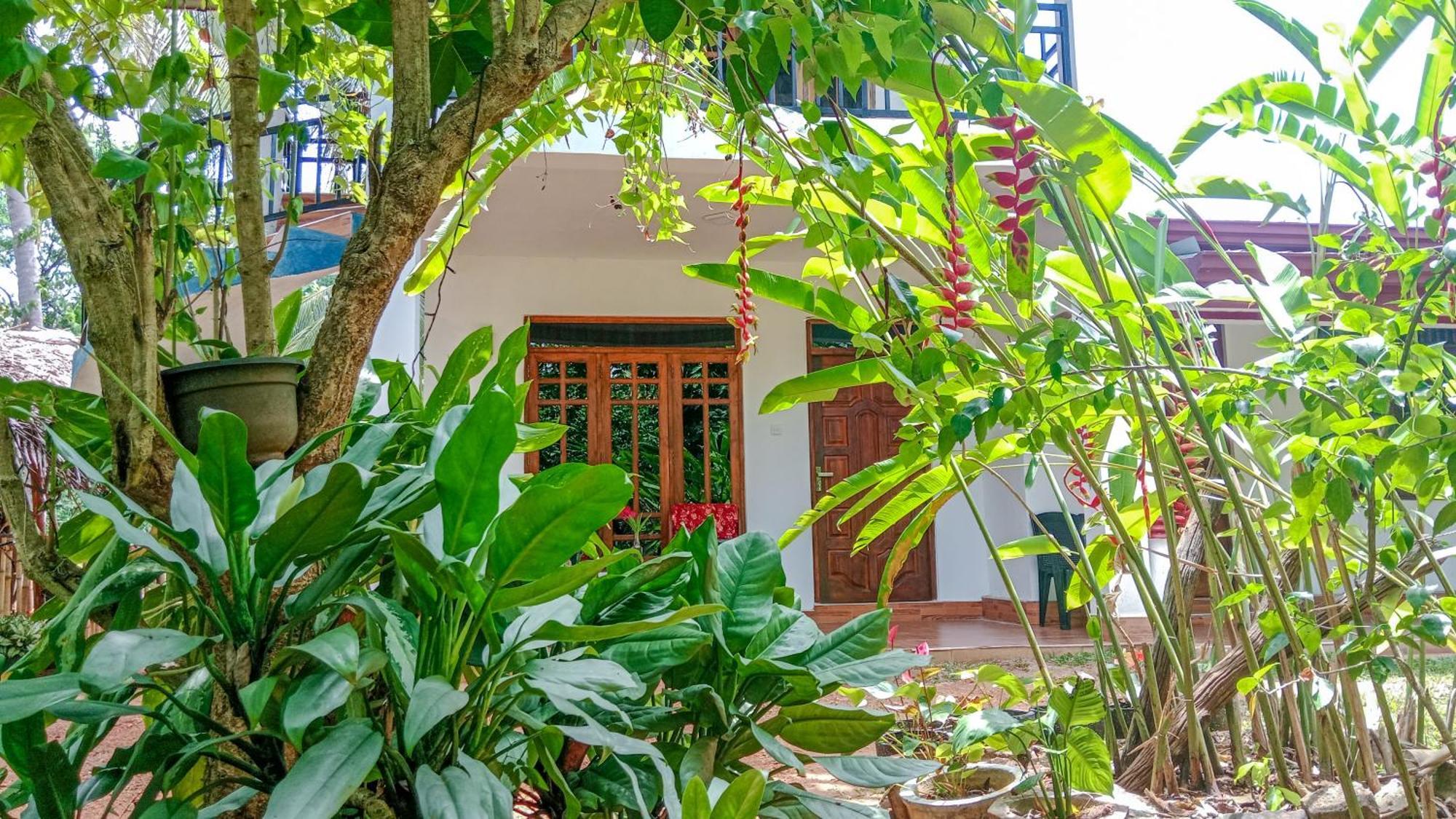Gimhana Homestay Сигирия Экстерьер фото