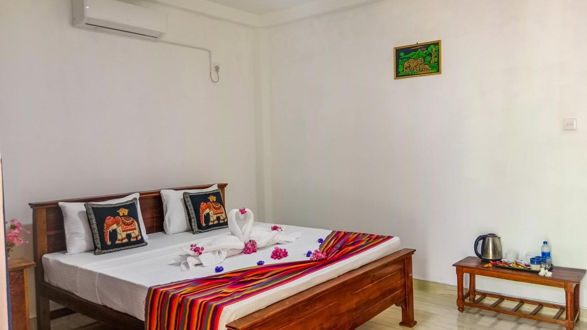 Gimhana Homestay Сигирия Экстерьер фото