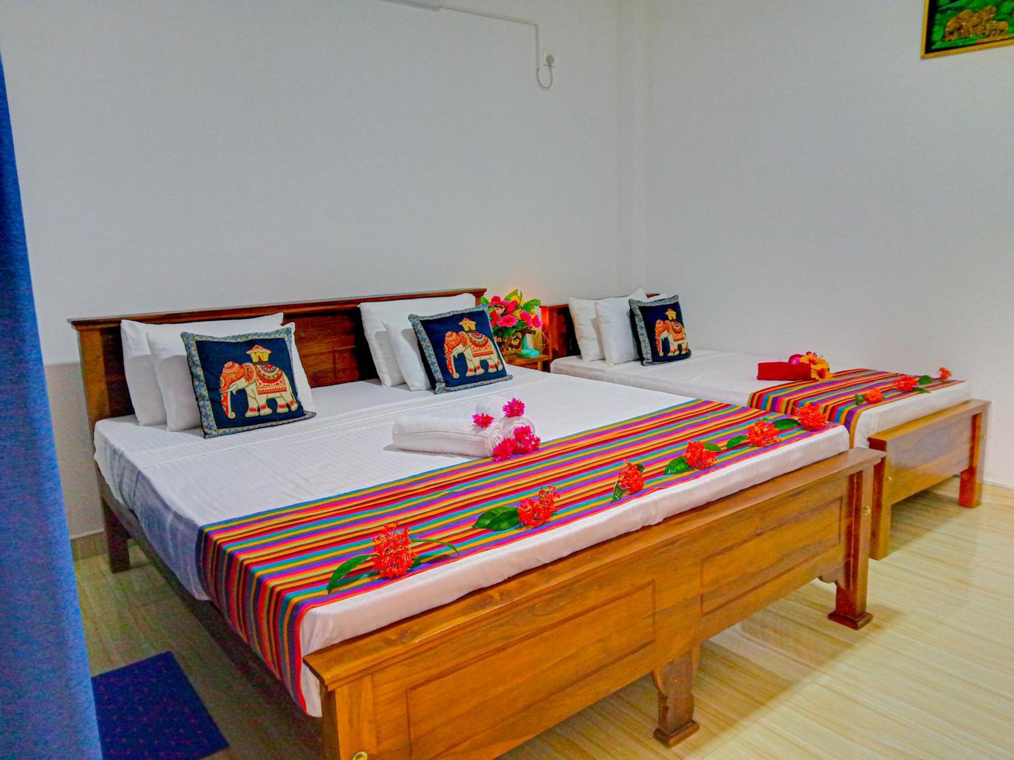 Gimhana Homestay Сигирия Экстерьер фото