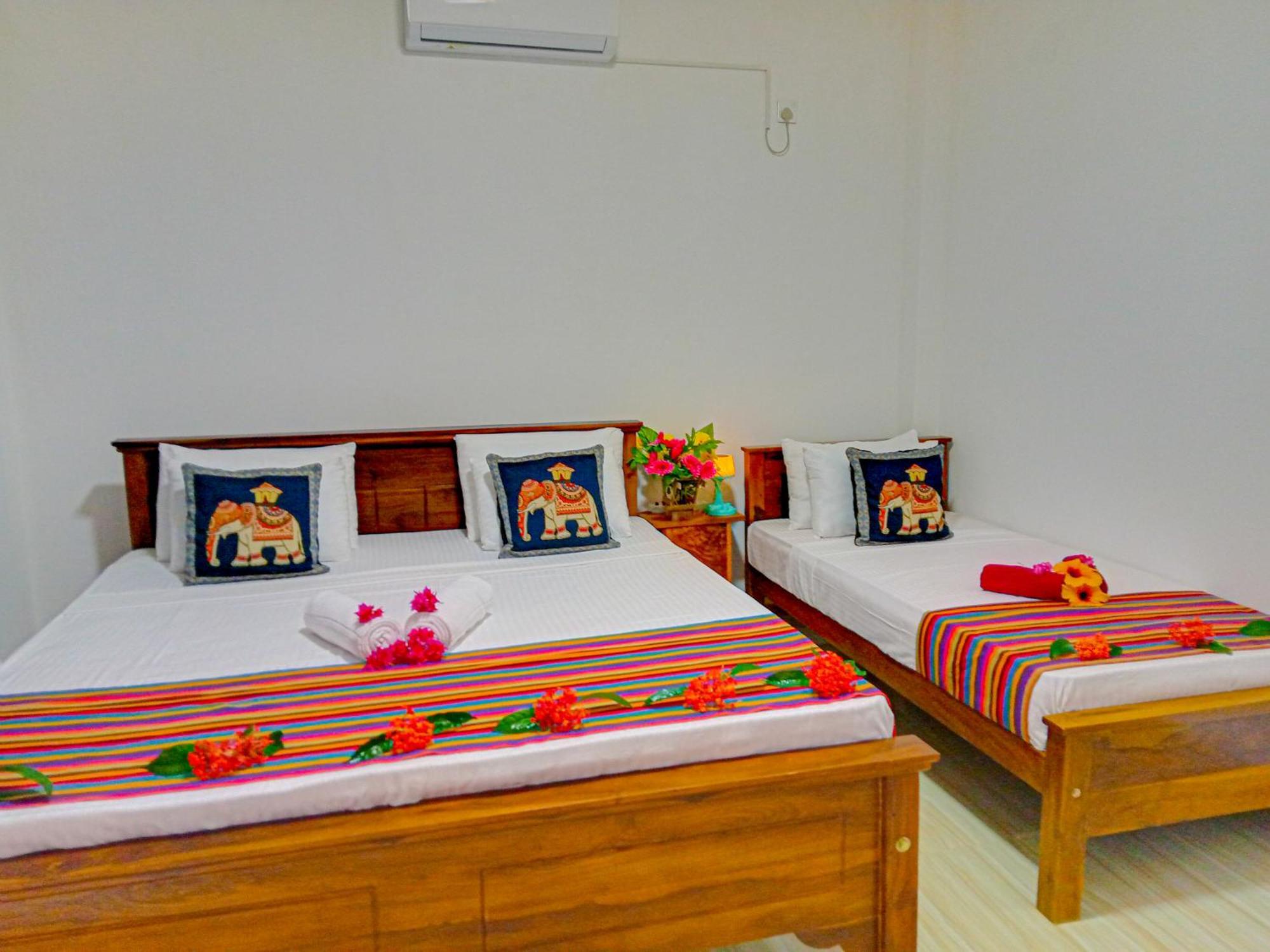 Gimhana Homestay Сигирия Экстерьер фото