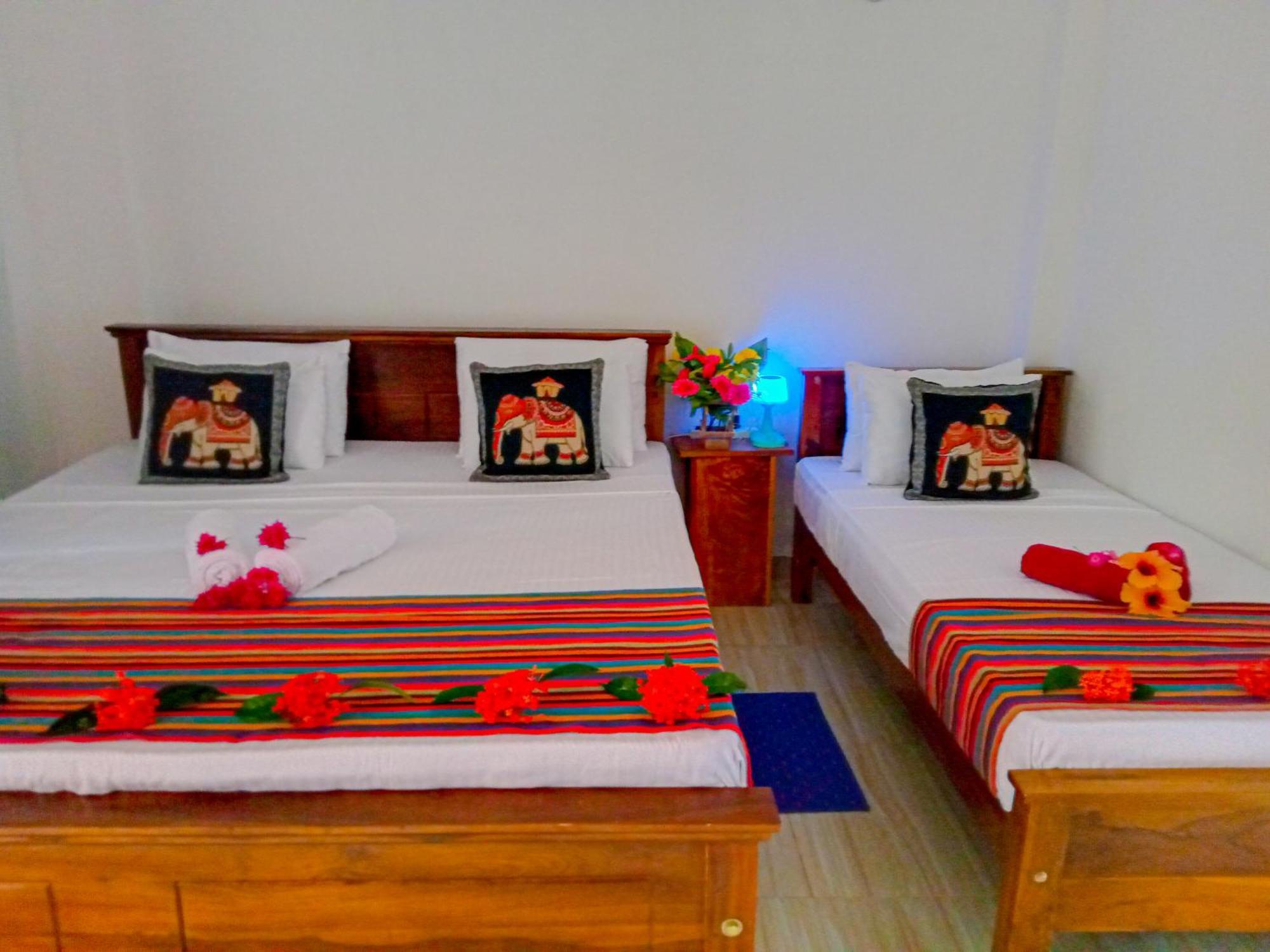 Gimhana Homestay Сигирия Экстерьер фото